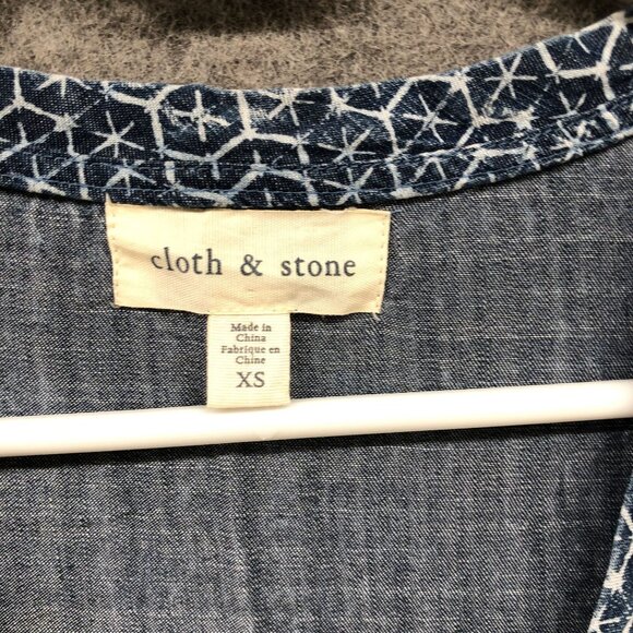 Cloth & Stone Chambray Shift Dress XS V-Neck Printed Blue Lyocell Short Sleeve - Picture 5 of 10